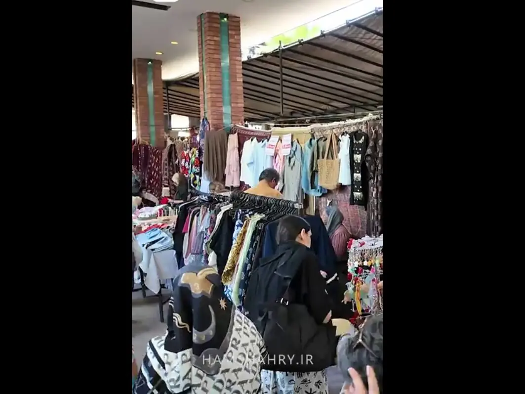 حداقل یک شال سرتان کنید! + ویدئو | گلایه کسبه جمعه بازار معروف تهران درباره وضعیت حجاب مشتریان
