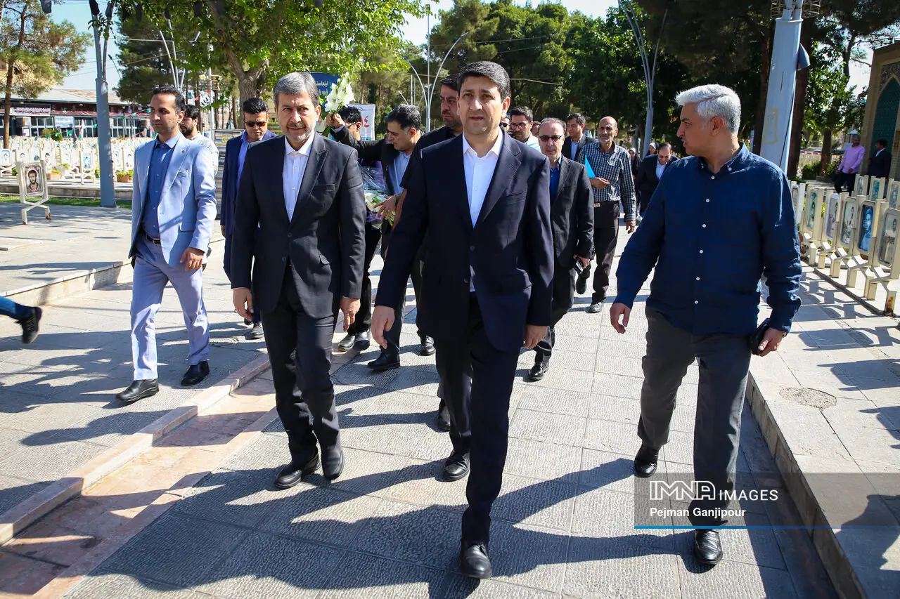 سفر وزیر ارتباطات به اصفهان