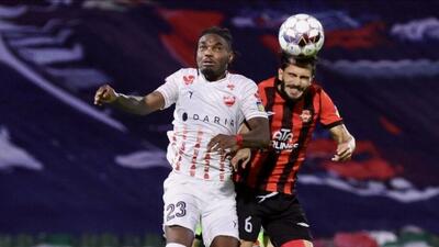 پایان نیمه اول بازی تراکتور و پرسپولیس بدون گل
