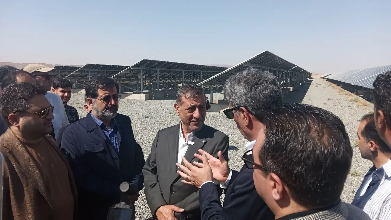 افتتاح نیروگاه خورشیدی ۱۵ مگاواتی دمیرگران در قم