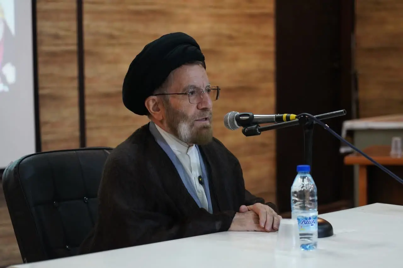 نماینده ولی فقیه در لرستان: امیدآفرینی اولویت فعالان رسانه و خبرنگاران باشد