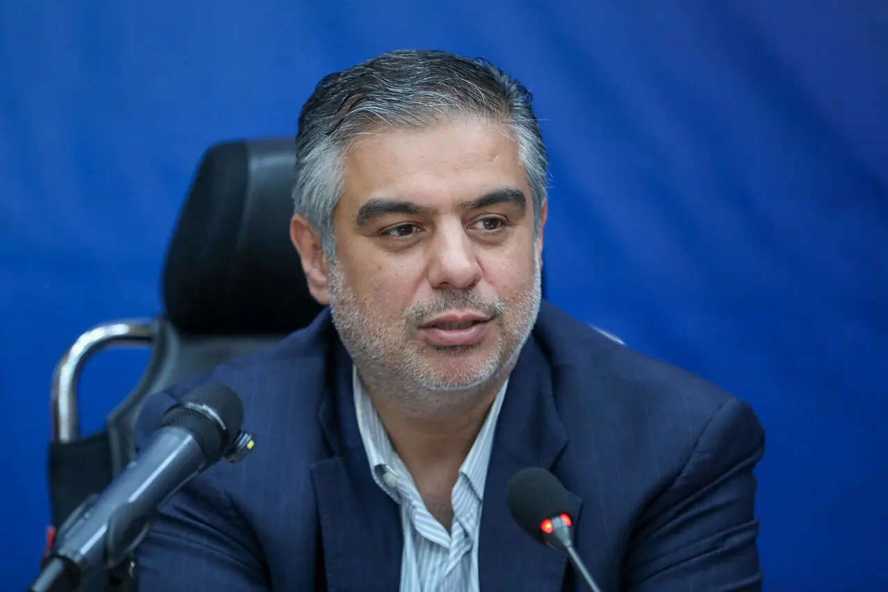استاندار مرکزی: توسعه پایدار استان با وفاق، کارآمدی و اتکا به ظرفیتهای مردمی دنبال میشود