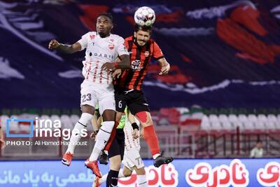پایان نیمه اول بازی تراکتور و پرسپولیس بدون گل