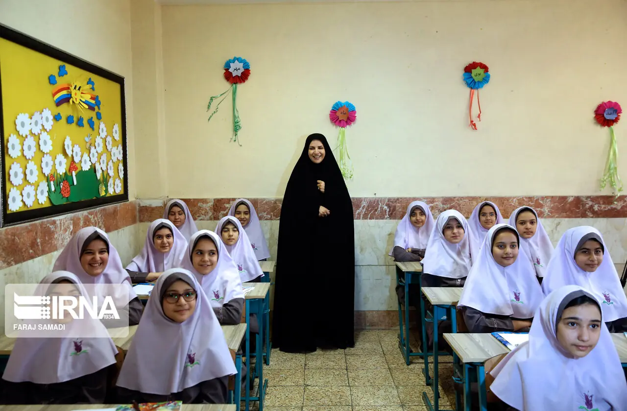 سمنان مهیای سال تحصیلی؛ ارسال ۹۸ درصد کتب درسی و افتتاح طرحی ۱۶ ساله