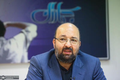  سخنگوی جبهه اصلاحات خطاب به سقاب اصفهانی: اگر دکان قاچاقچیان را می‌شناسید، آدرس بدهید؛ مردم سند و نام می‌خواهند/ مبارزه با فساد با شفافیت آغاز می‌شود؛ نه با تهدید، کنایه و کلی‌گویی
