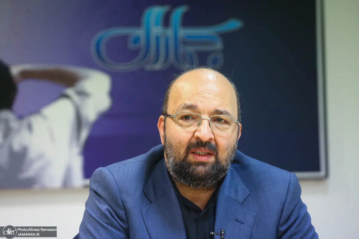 سخنگوی جبهه اصلاحات خطاب به سقاب اصفهانی: اگر دکان قاچاقچیان را میشناسید، آدرس بدهید؛ مردم سند و نام میخواهند/ مبارزه با فساد با شفافیت آغاز میشود؛ نه با تهدید، کنایه و کلیگویی
