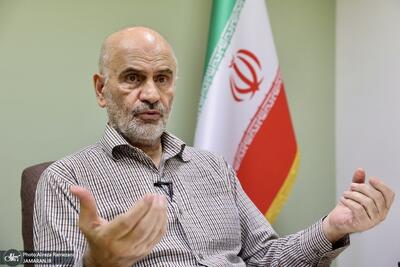 مومنی، اقتصاددان: به سران قوا گفتم چند بار از سوراخ شوکدرمانی گزیده شوند، کفایت میکند؟