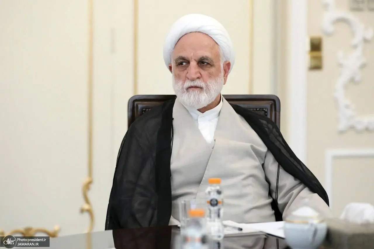 محسنی اژهای: درباره اصلاح قیمت بنزین اختلافنظر وجود دارد/ در قضیهی تراستیها، موضوع مهم آن است که پیگیری و اهتمام ما استمرار پیدا کند و به هیچ وجه تعطیل نشود