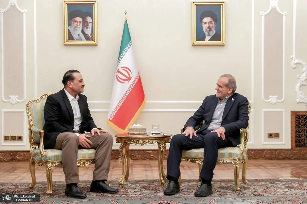 دیدار فرمانده ارتش پاکستان با رئیسجمهور ایران/ پزشکیان: زورگویی و قلدری آمریکا راهگشا نیست / عاصم منیر: فرآیندها را با دقت دیپلماتیک پیش میبریم