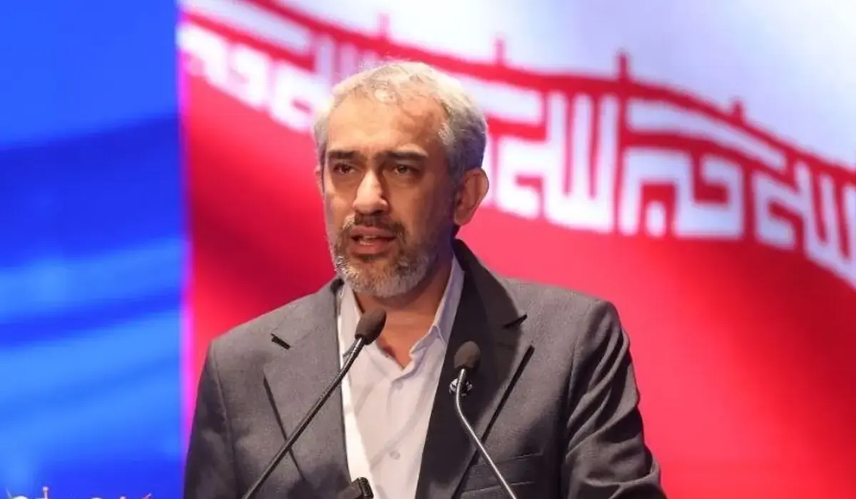 وزیر اقتصاد در واکنش به اعلام تحریم های جدید آمریکا: نمی توانند شریان های مالی را قطع کنند/ هر فردی که یک سنت مالیات به دولت تروریستی آمریکا میدهد در خون مردم ایران شریک است/ ظلم بزرگی به ملت ایران شد که توافقنامه با آمریکا به درستی تبیین و باز نشد