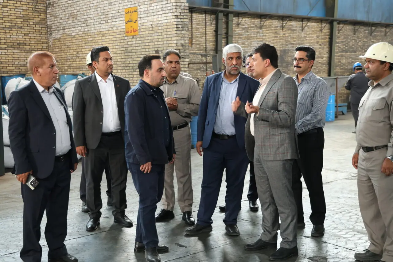 بازدید مدیرعامل صندوق بازنشستگی مس از شرکت فرومولیبدن کویر رفسنجان/ تأکید بر رفع موانع تولید و توسعه نیروگاه خورشیدی