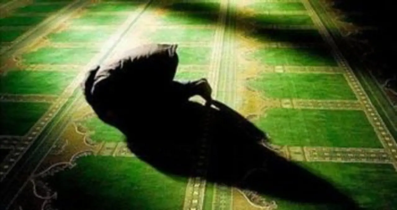 نماز توبه را چگونه بخوانیم؟ از شرایط توبه تا دعای آمرزش گناهان
