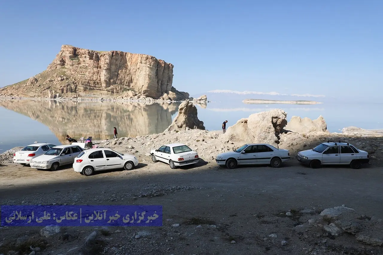 دریاچه ارومیه در پایان تابستان؛ چرا ۳ میلیارد مترمکعب آب خبر خوبی نیست؟/ عیسی کلانتری:بر اساس برنامه احیا، الان باید ۱۰ میلیارد مترمکعب آب میداشتیم