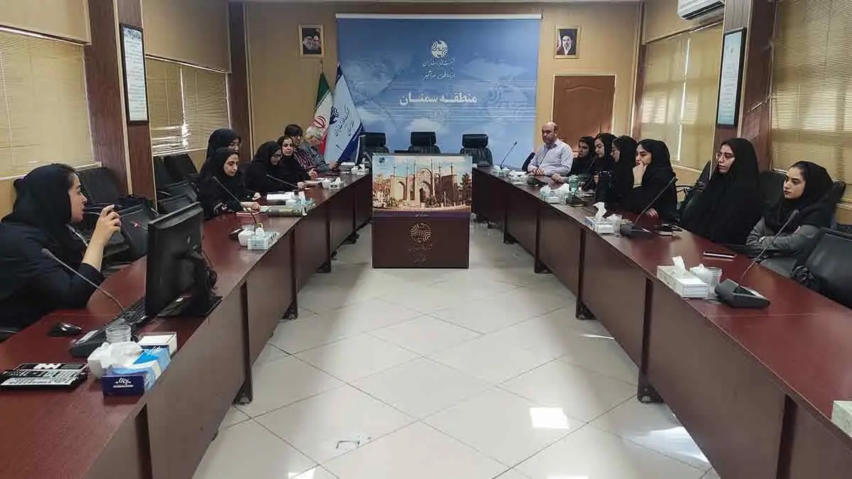 محور آموزش کارکنان امور مشتریان مخابرات استان سمنان