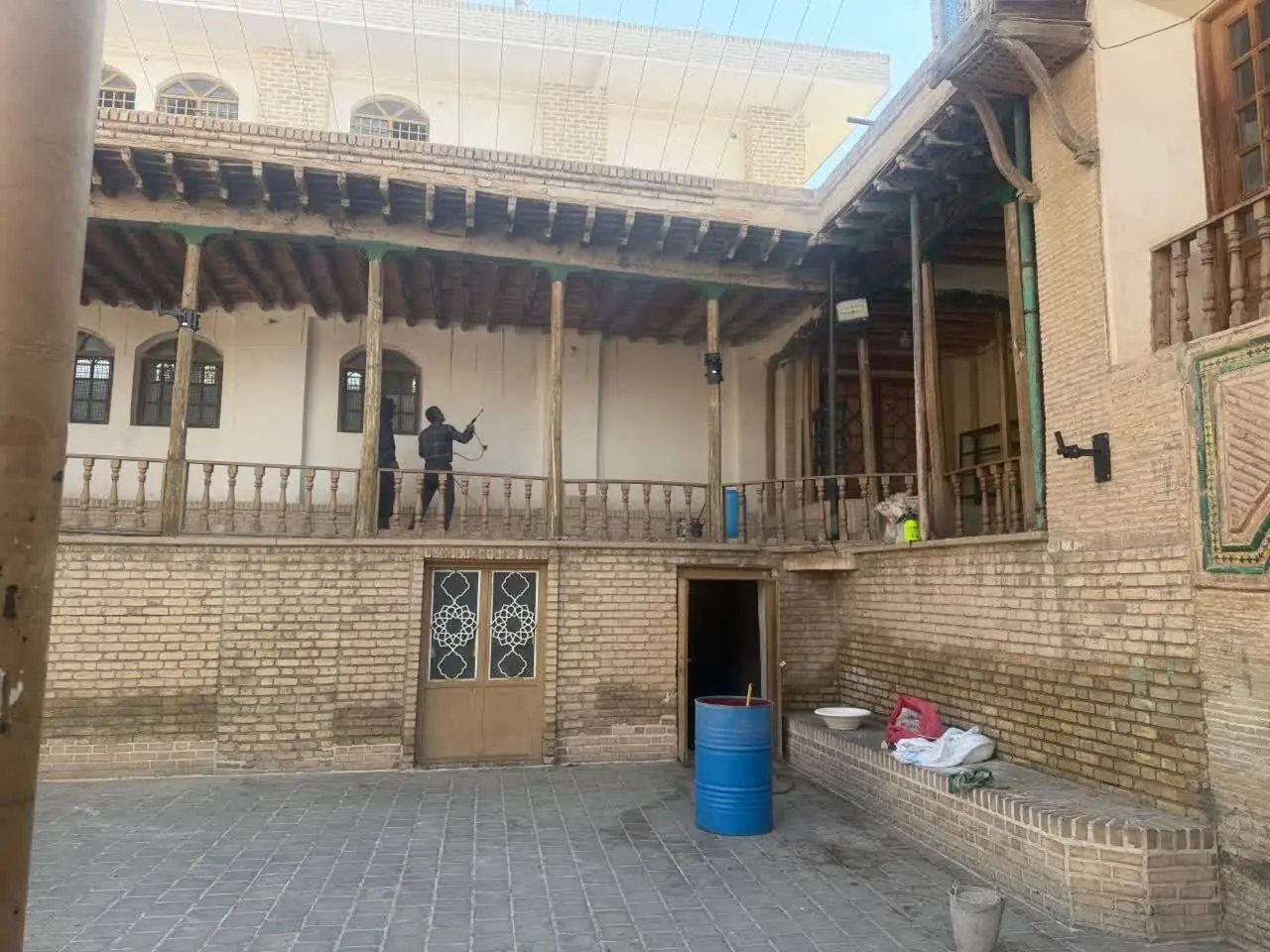 آغاز مبارزه با آفات بیولوژیک در تکیه تاریخی بازار شاهرود