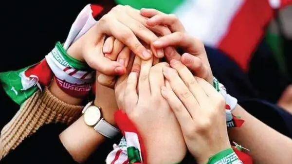 چه کسانی انسجام ملی را در جامعه کمرنگ می کنند؟ / پوشش های غیرمتعارف را خود بی حجابها پس می زنند
