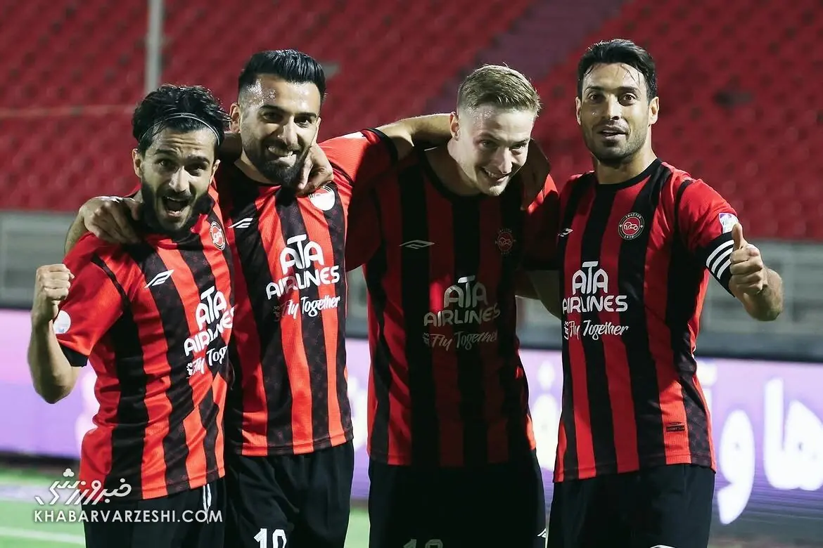 واکنش کنایهآمیز تراکتور به شیر پرسپولیس +عکس