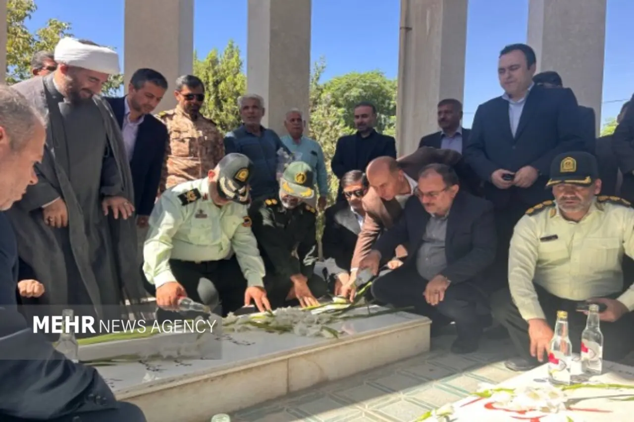 مسئولان خراسان شمالی در گلزار شهدای مانه تجدید میثاق کردند