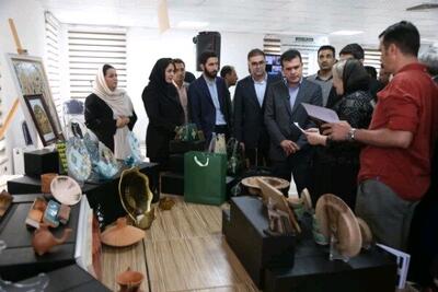  بازدید معاون علمی رییس جمهور از نمایشگاه دستاورد شرکت های دانش بنیان