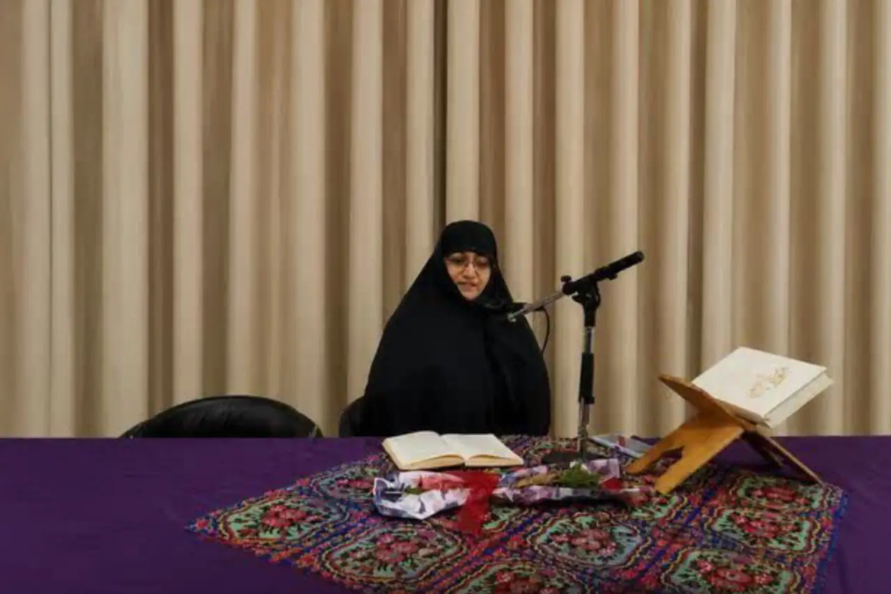 آگاهی زنان زیربنای تربیت نسل بصیر است