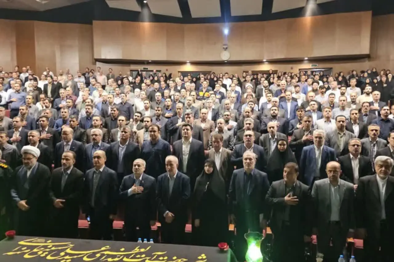  مراسم بزرگداشت دولتمردان شهید با حضور وزیر آموزش و پرورش در رشت
