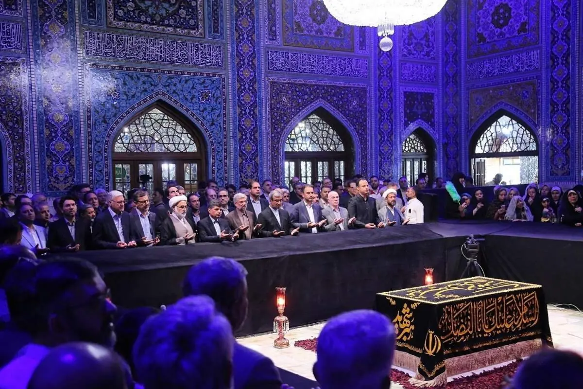 تجدید میثاق وزیر دادگستری با آرمانهای رهبر شهید در حرم رضوی