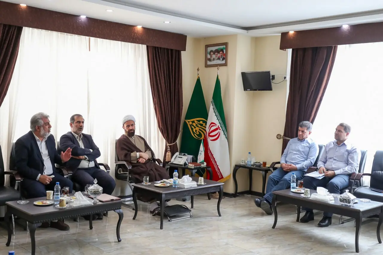 دیدار فرمانده انتظامی فارس با تولیت حرم مطهر شاهچراغ(ع)