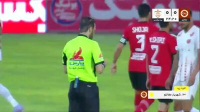 ویدیو: درگیری لفظی مغانلو و داور با دخالت خداداد عزیزی - پارس فوتبال