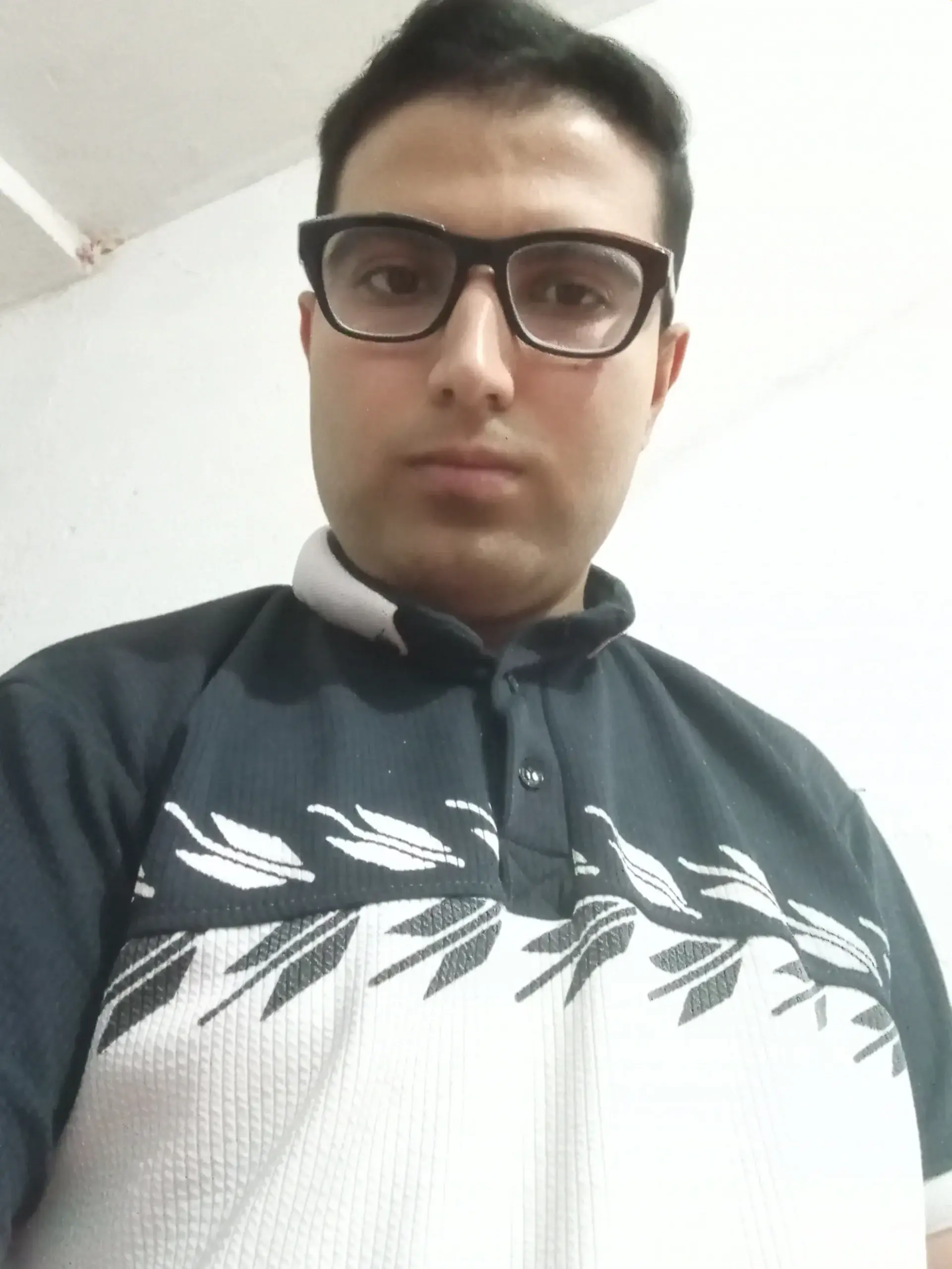  دانلود آهنگ دانیال یوسف زاده به نام چشماتو خیلی دوست دارم - پارس فوتبال