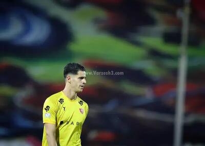 جنجال جدید دروازهبان پرسپولیس؛ سنت تلخ ادامه دارد! (عکس)