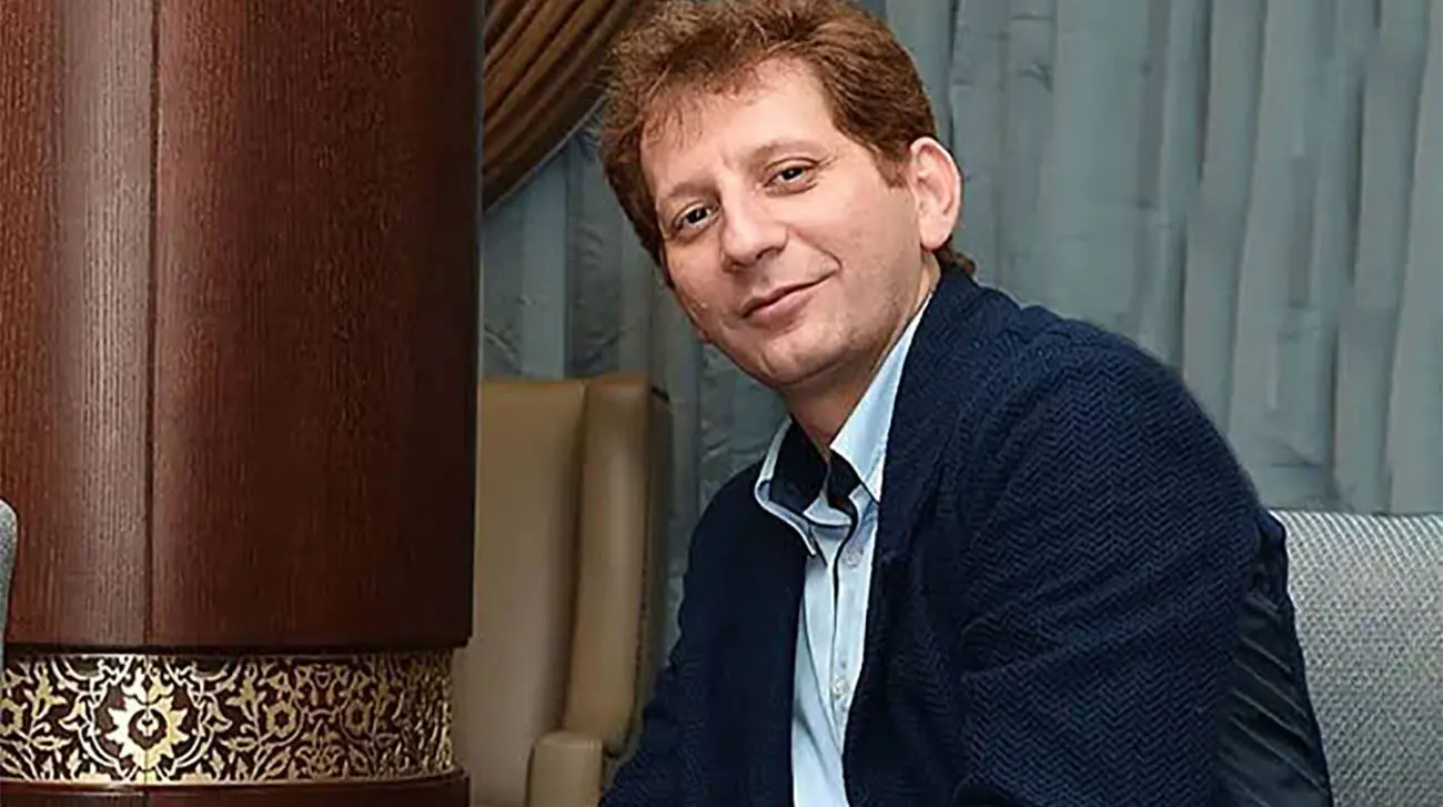 جنجال های افتتاح کافه بابک زنجانی