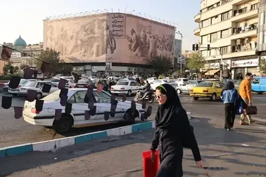 چرا در شرایط جنگی به یاد بنزین و پوشش افتادید؟