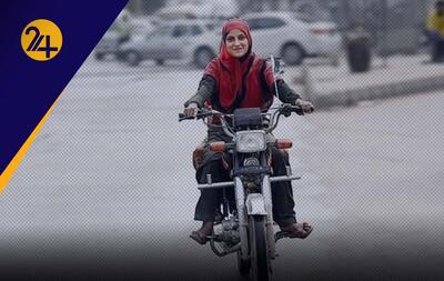  گواهینامه موتورسیکلت زنان، پشت چراغ قرمز پلیس (فیلم)