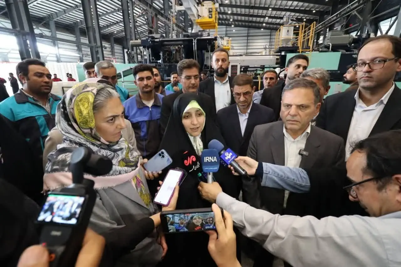 بهروزآذر: زنان کارآفرین، الگوی پیشرفت و خودباوری جامعه هستند
