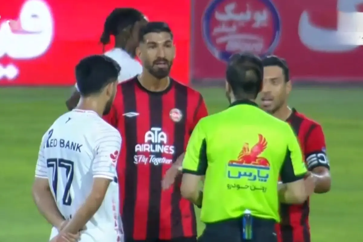  ویدئو | درگیری لفظی شهریار مغانلو با داور؛ با من نباید اینجوری صحبت کنی! (۲ شهریور ۱۴۰۵)