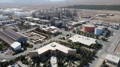کسب تندیس زرین شانزدهمین اجلاس سراسری رضایت مندی مشتری توسط هلدینگ سرمایهگذاری صنایع شیمیایی ایران
