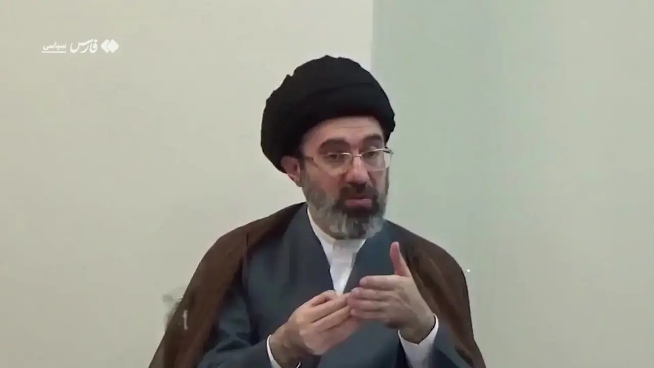 فیلم جدید از رهبر انقلاب / جلسهای که رهبر انقلاب استاد راهنما بودند + ویدئو