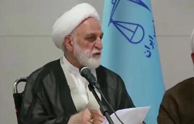 ما با دروغپراکنیها و شایعهسازیها میدان را خالی نمیکنیم