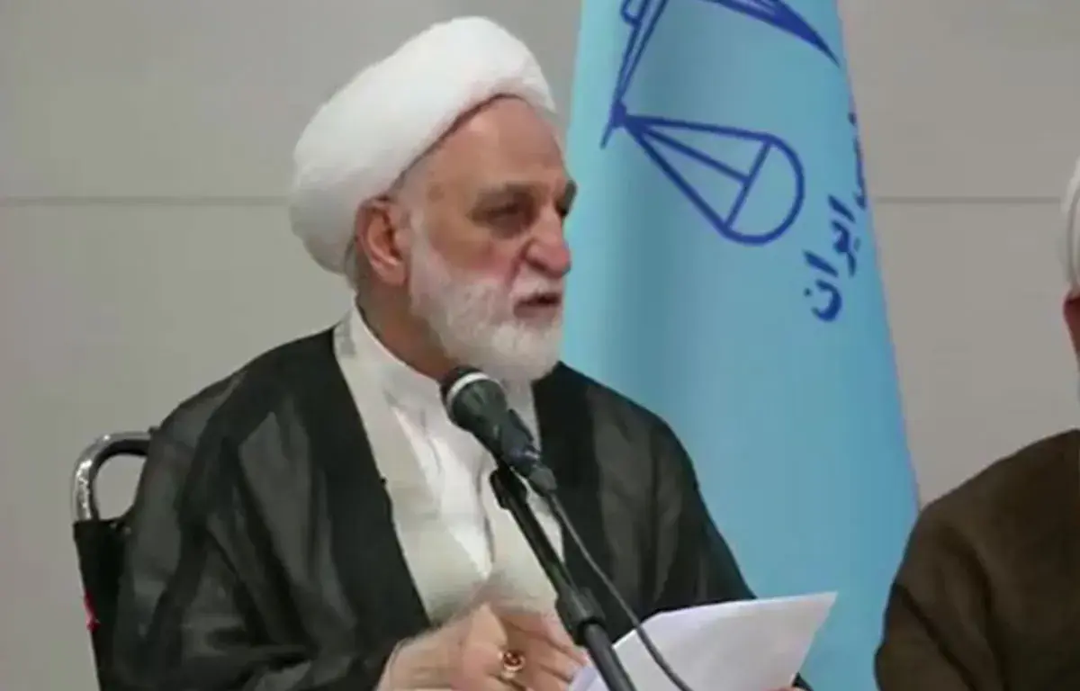 ما با دروغپراکنیها و شایعهسازیها میدان را خالی نمیکنیم