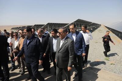 بهرهبرداری از نیروگاههای خورشیدی ۱۵ مگاواتی در شهرک صنعتی شکوهیه