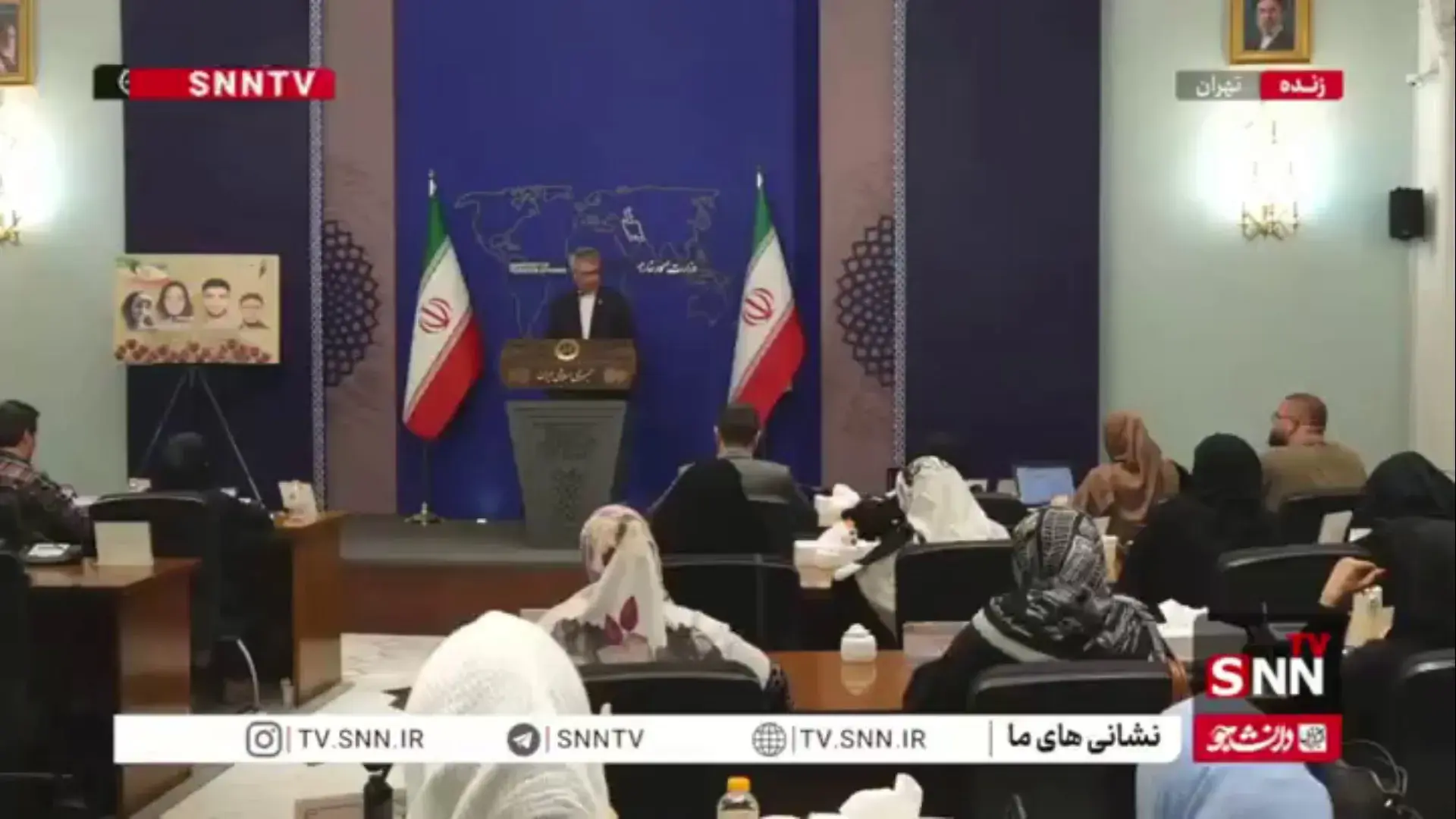  نمایش تصویر چهار دانش‌آموز شهید در نشست خبری سخنگوی وزارت خارجه که قربانی تجاوز نظامی آمریکا شدند و از شرکت در کنکور باز ماندند