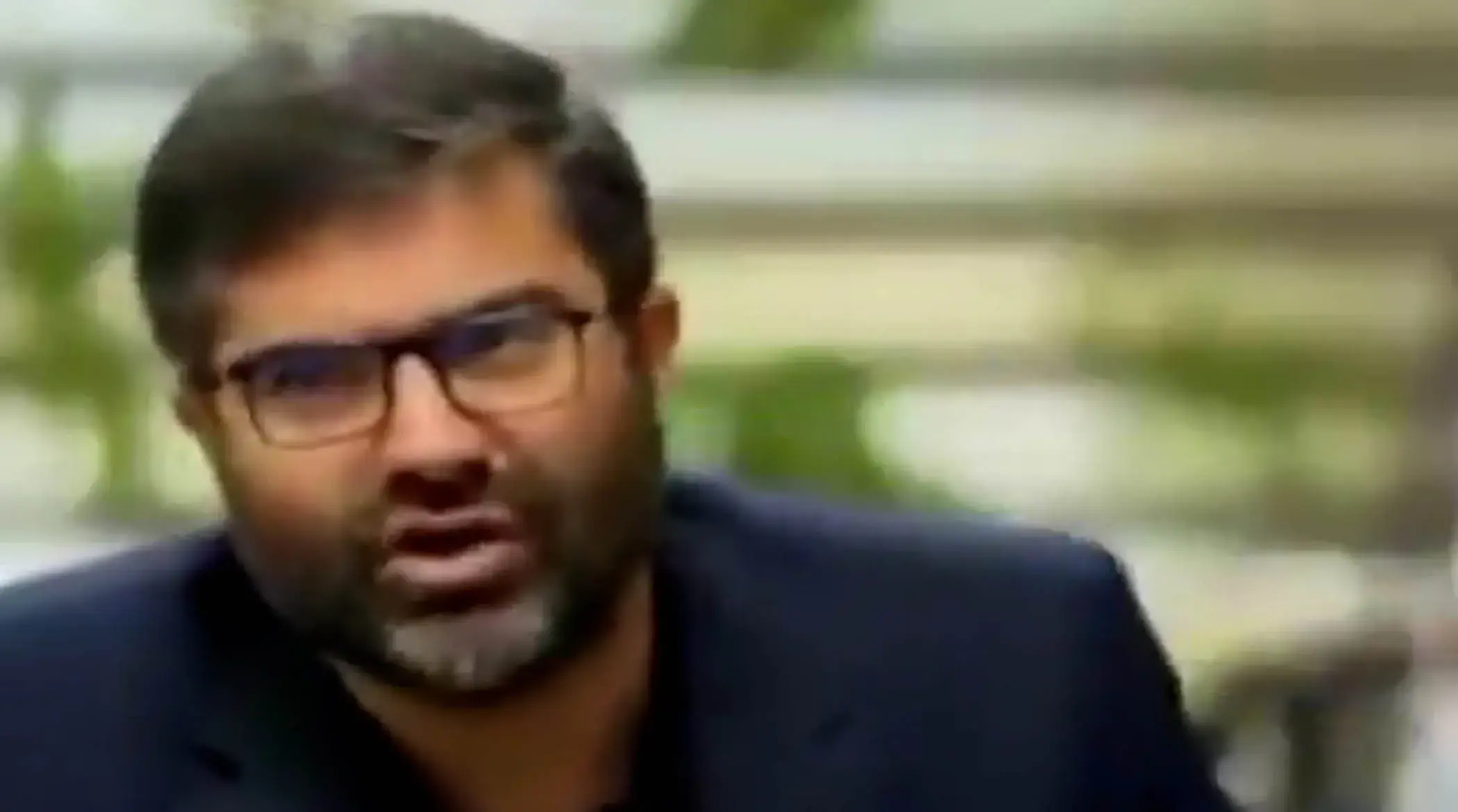  افشاگری معاون پزشکیان: شیشه‌هایم را خرد می‌کنند!