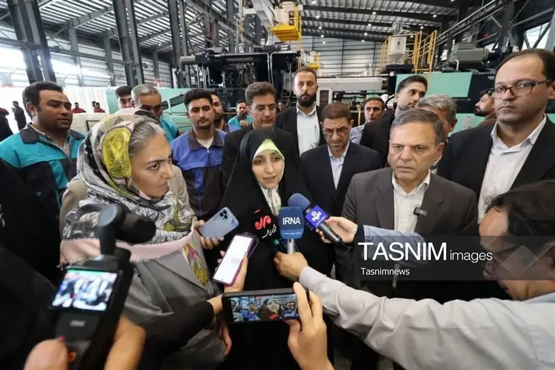 فرصت برابر اقتصادی اولویت دولت در حوزه زنان است - تسنیم