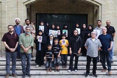 خانواده شهدای مدرسه میناب به بنیاد سینمایی فارابی آمدند - تسنیم