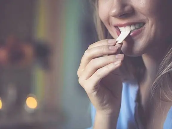  آدامس را چه زمانی بجویم؟