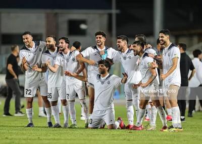 اسم هواداران آسمانی روی پیراهن ملوان!