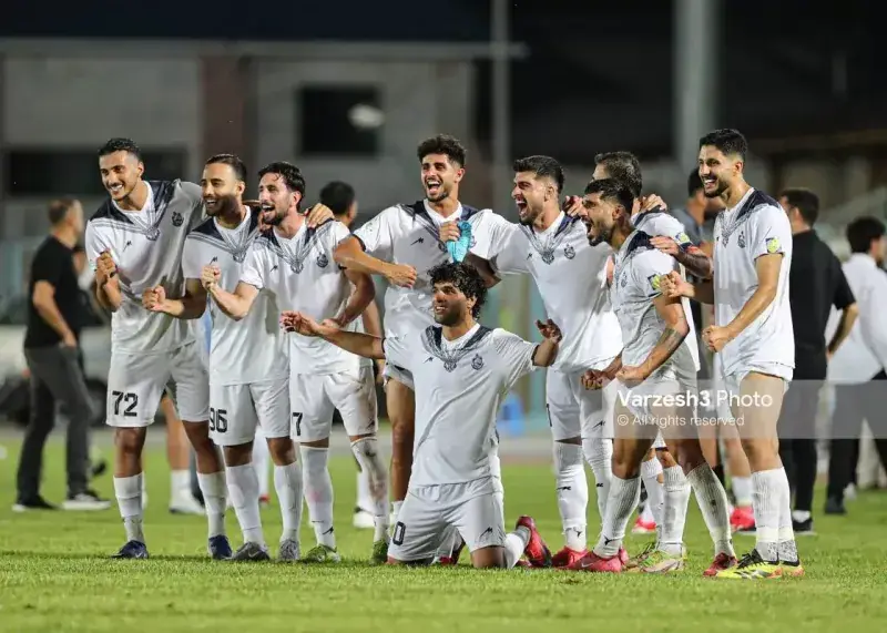 اسم هواداران آسمانی روی پیراهن ملوان!