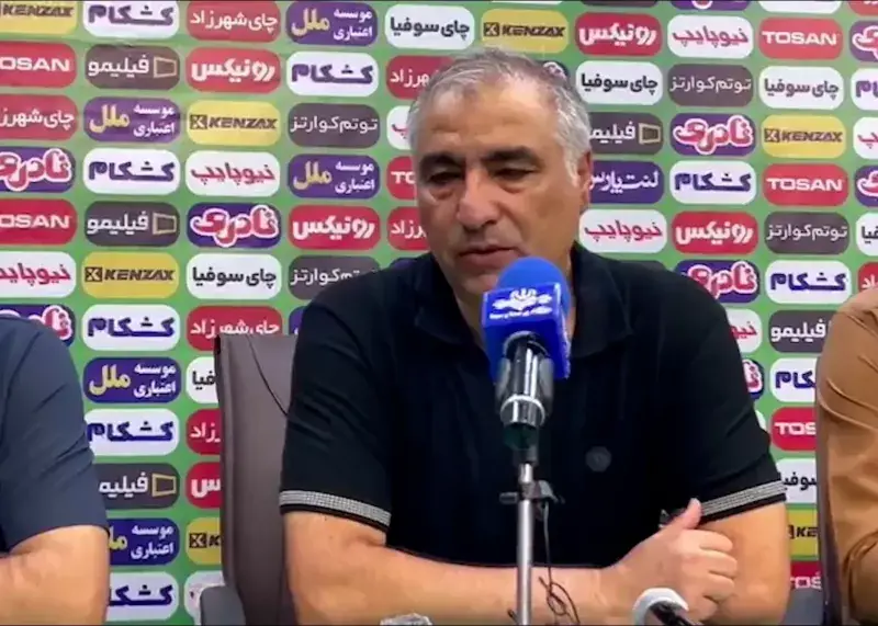 الهامی:در کجای دنیا هفته سوم علیه سرمربی شعار میدهند؟