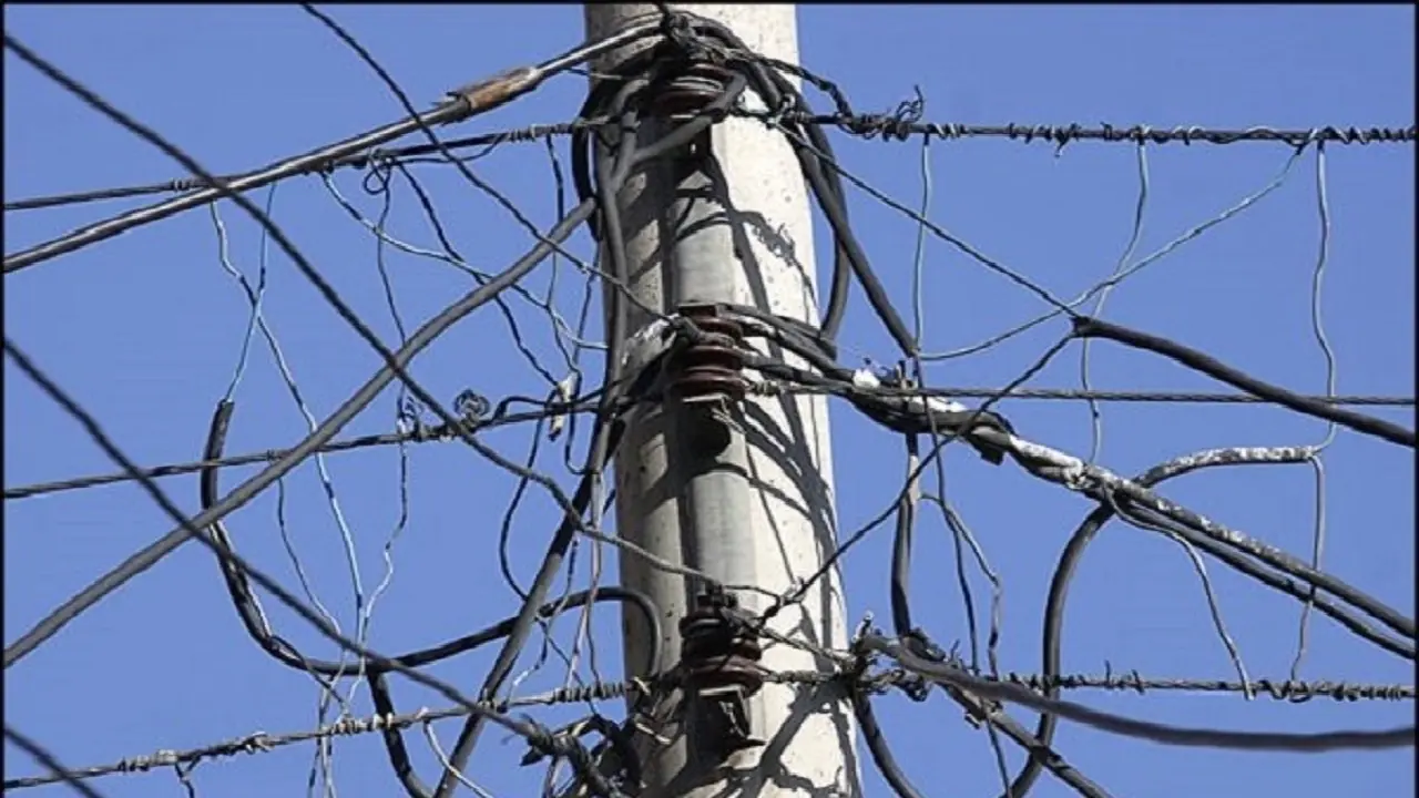 جمع آوری ۱۷ هزار و ۶۸۵ انشعاب غیرمجاز برق در اهواز