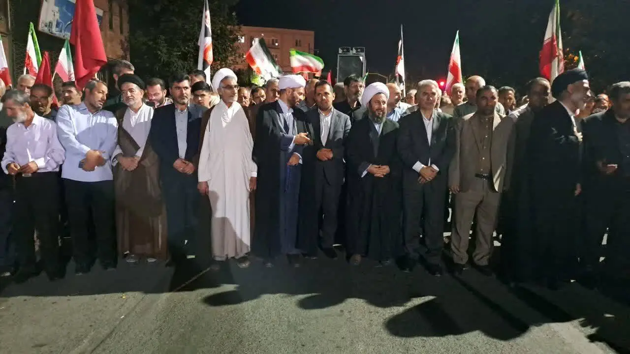 تجمع مردم خوی در ایستگاه اقتدار و مقاومت + عکس